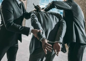 Suspeito não é culpado: entenda a diferença e o princípio da inocência