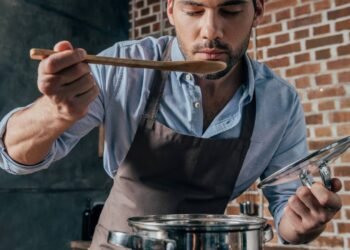 5 receitas de sopas proteicas e cremosas para se aquecer neste inverno