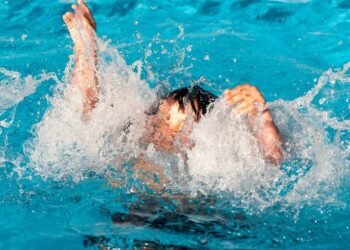 Como agir em caso de afogamento? Veja o passo a passo de primeiros socorros