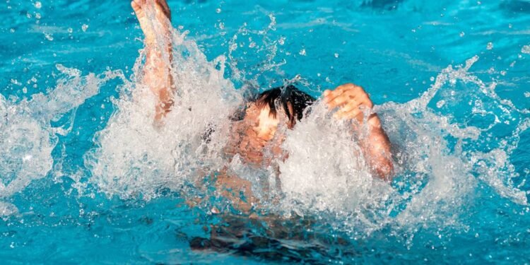 Como agir em caso de afogamento? Veja o passo a passo de primeiros socorros