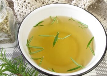 Banhos de ervas funcionam? A ciência explica o poder da aromaterapia