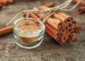 Chá de canela para glicemia: funciona ou é risco?