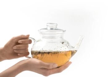 Chá medicinal pode ser perigoso? Entenda as regras da Anvisa