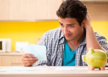 Cortaram sua luz? Conheça seus direitos e saiba como processar a Enel