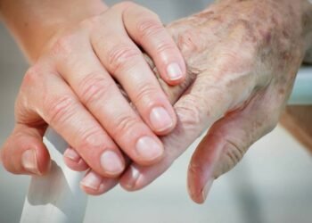 Curatela: entenda o que a lei diz para cuidar de parentes com restrições