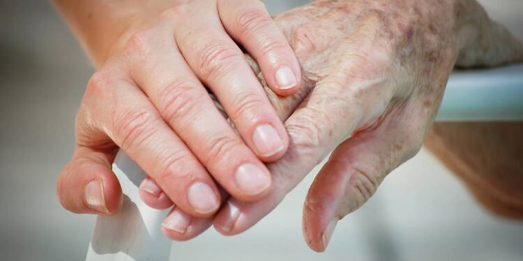 Curatela: entenda o que a lei diz para cuidar de parentes com restrições