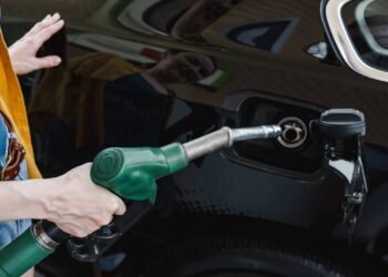 Gasolina ou etanol? Veja como fazer o cálculo e economizar combustível