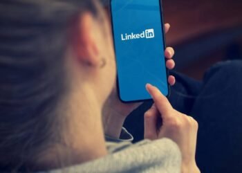 LinkedIn: 5 dicas de especialistas para ter um perfil mais atraente