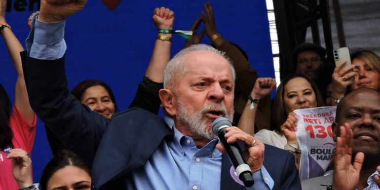 Lula e Flávio Bolsonaro empatam em pesquisa Quaest para 2026
