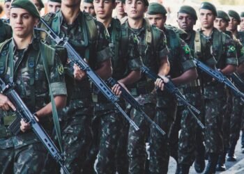 Concursos militares: veja as vagas abertas em Exército e Marinha