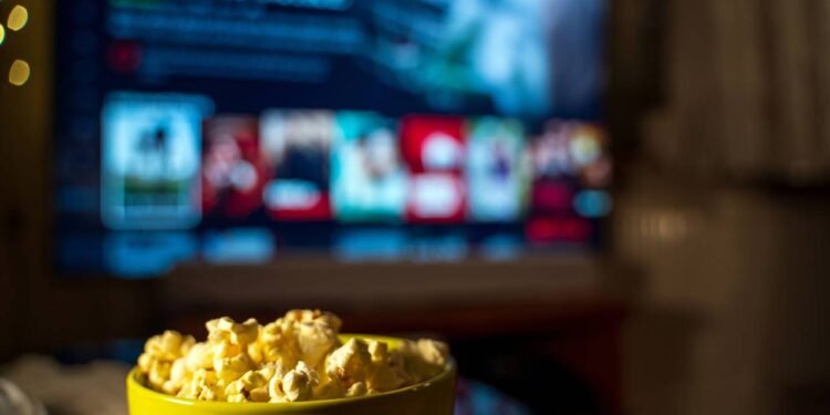 Além de 'Elite': 5 filmes e séries para quem é fã de Ester Expósito