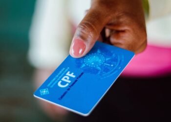 Nome sujo impede de fazer concurso ou tirar passaporte? Mitos e verdades