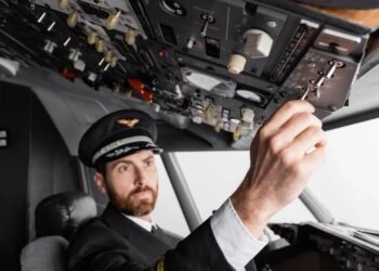 Carreira de piloto: o que é preciso para decolar na profissão em 2026