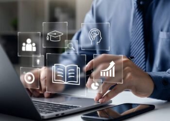 Pós-graduação a distância (EAD) vale a pena? Veja prós e contras