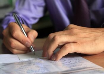 Como começar a estudar para concursos públicos? Guia para iniciantes