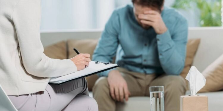 Saúde mental na TV: a responsabilidade da ficção ao retratar o tema