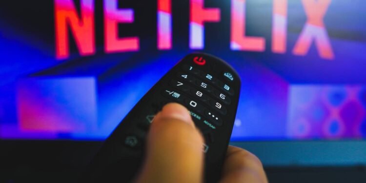 Como a alta do dólar pode impactar preços de streaming e apps