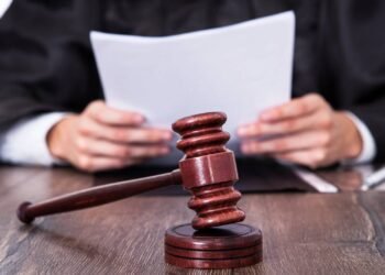 Tiro na cabeça e legítima defesa: o que a lei brasileira diz sobre isso