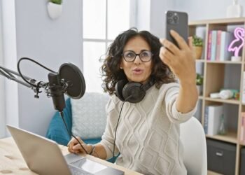 Como criar um videocast? Guia com equipamentos e dicas para começar