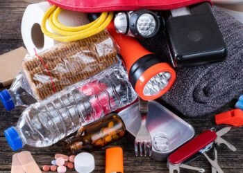 Kit de emergência: o que ter em casa para alertas da Defesa Civil