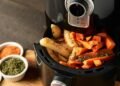 É mais saudável cozinhar na air fryer? Nutricionista tira dúvidas