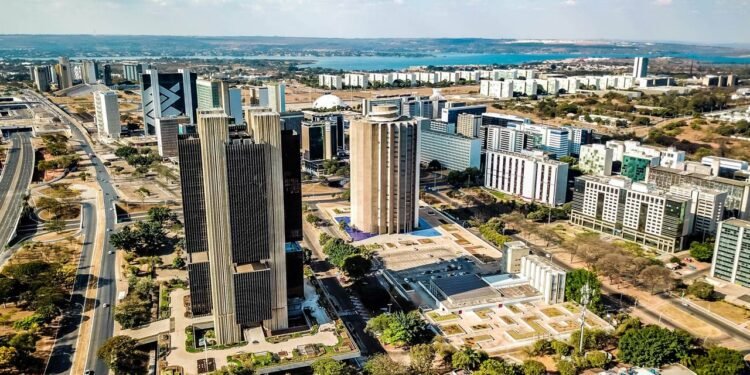 E se Brasília tivesse trem e metrô como São Paulo? Conheça os projetos