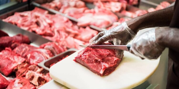 Crise da carne bovina pode afetar empregos em frigoríficos do país