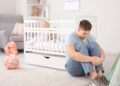 Depressão pós-parto em pais: entenda como a chegada de um filho afeta o homem