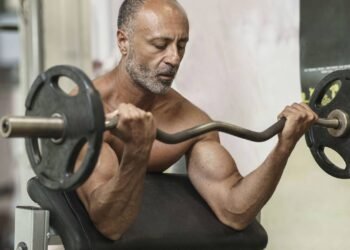 Musculação após os 60 previne doenças; veja como começar hoje