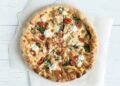 Pizza de borda recheada: como fazer a crosta perfeita em casa?