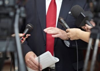 Um candidato pode ser expulso do partido e continuar na eleição?
