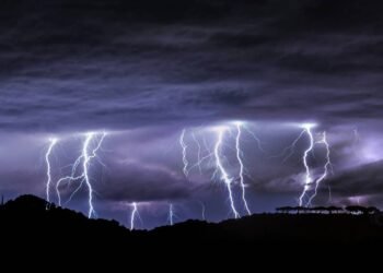 Como se proteger de raios durante uma tempestade? Veja 7 dicas