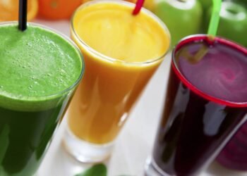Açúcar de sucos de frutas e refrigerantes não têm o mesmo efeito no organismo, diz estudo (Créditos: depositphotos.com / zstockphotos)