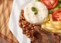 Os erros que sabotam seu jantar saudável sem você nem perceber