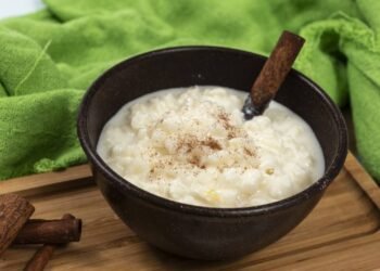 Como fazer a canjica perfeita para sua Festa Junina: receita da vovó