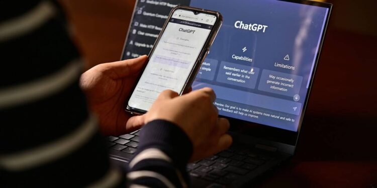 Por que o ChatGPT cai tanto? Entenda a tecnologia por trás do serviço