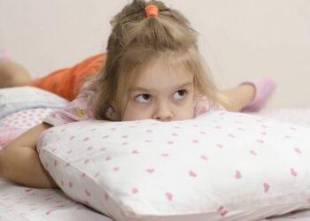 Nódulos no rosto em crianças: o que são, causas e como tratar?