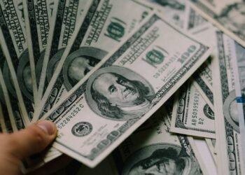 Dólar em alta: 7 destinos incríveis onde seu dinheiro rende mais