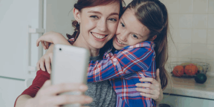 Ex pode proibir fotos dos filhos com novo parceiro? O que diz a lei