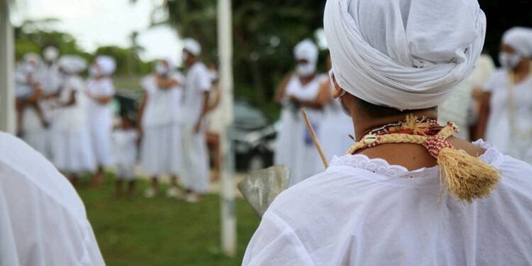 Racismo religioso: saiba como identificar e onde denunciar este crime
