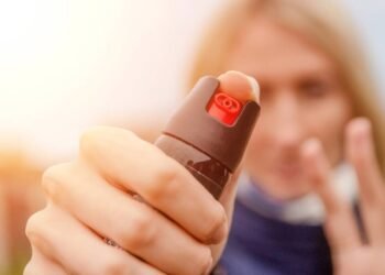 Spray de pimenta nos olhos: saiba os riscos e o que fazer no caso