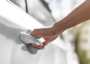 Roubo em estacionamento: de quem é a culpa? Conheça seus direitos