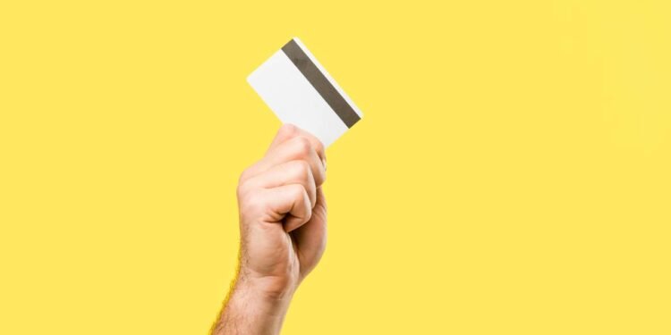 Pagamento por aproximação no débito é seguro? Confira