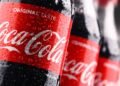 Por que algumas marcas, como a Coca-Cola, nunca mudam seu logo?