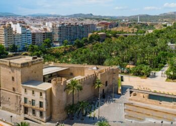 Elche: conheça a cidade espanhola do time e seu palmeiral único