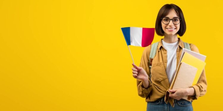 Quer estudar na França? Conheça os programas de intercâmbio