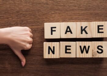 Como ensinar crianças e adolescentes a identificar e combater fake news