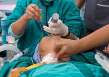 O que significa estar entubado? Médico explica o procedimento em detalhes