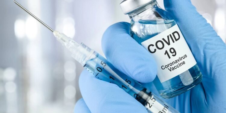 Vacina da Covid-19 atualizada para 2026: quem pode tomar e onde encontrar