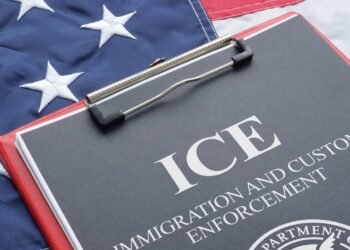 Como a abordagem do ICE em hospitais afeta saúde de imigrantes